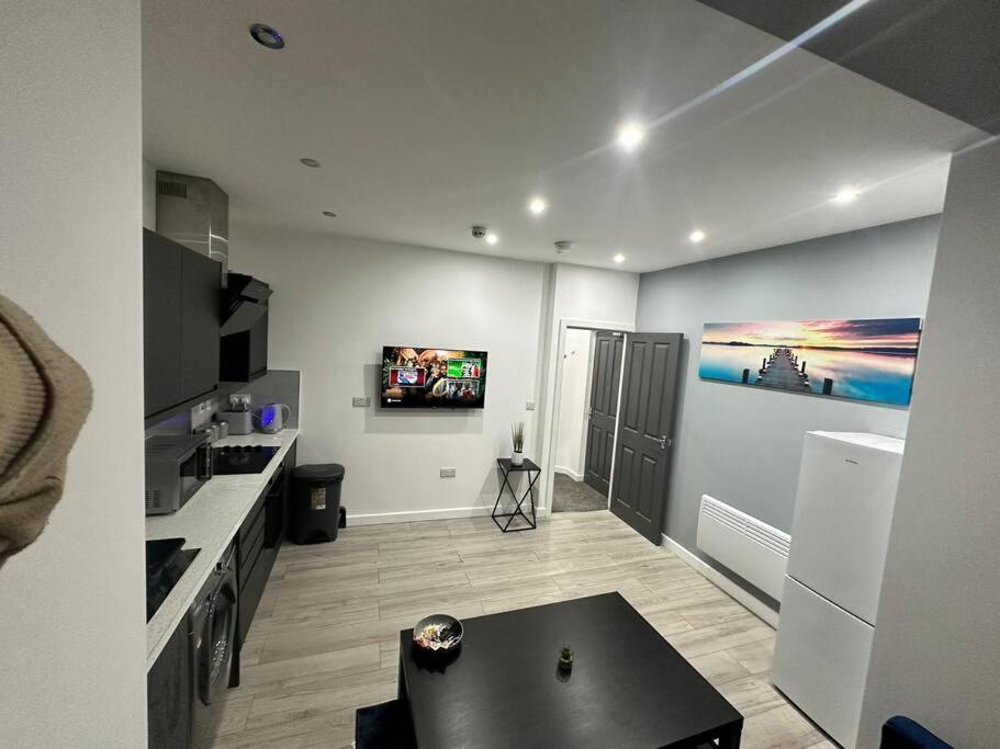 Luxurious 2 Bedroom Flat Beeston Hill Экстерьер фото